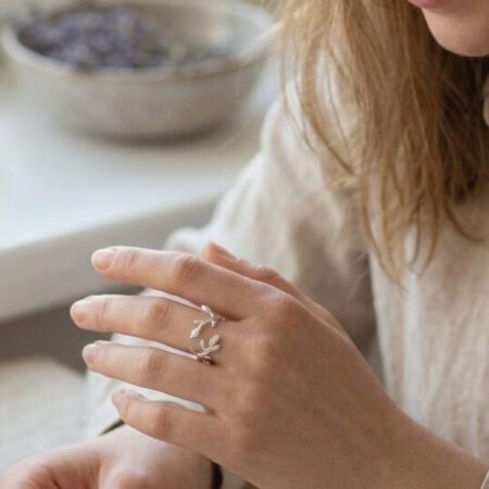 Alternative view of Amelia Ring